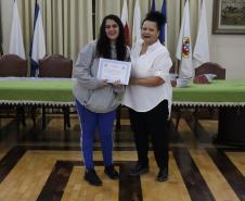 Entrega dos livros do Sedução Poética 2025