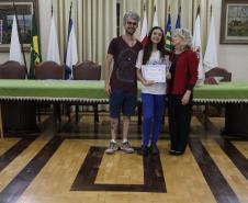 Entrega dos livros do Sedução Poética 2025