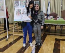 Entrega dos livros do Sedução Poética 2025