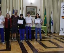 Entrega dos livros do Sedução Poética 2025