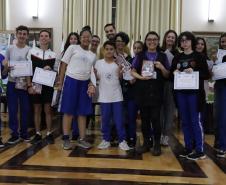 Entrega dos livros do Sedução Poética 2025