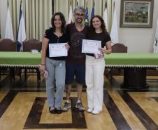 Entrega dos livros do Sedução Poética 2025