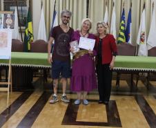 Entrega dos livros do Sedução Poética 2025