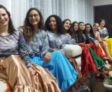 No sábado (11), as meninas da Ginástica Rítmica do Colégio Estadual do Paraná (CEP) deram um show durante o Jantar dos Dias das Mães, promovido no Clube dos Subtenentes e Tenentes de Curitiba, no Centro Cívico.