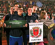 Os estudantes e os professores de Educação Física do Colégio Estadual do Paraná (CEP) participaram, na terça-feira (21), da cerimônia de abertura dos Jogos Escolares de Curitiba, realizada no Centro Esportivo da Praça Oswaldo Cruz, no Centro da capital.
