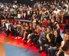 estudantes do curso de Teatro do Colégio Estadual do Paraná (CEP) apareceram para todo Brasil durante o programa “Altas Horas”, exibido pelo canal da Rede Globo de Televisão. 