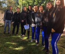 Nesta Semana do Meio Ambiente, um grupo de estudantes se reuniu, nesta terça-feira (2), com técnicos do Departamento Nacional de Infraestrutura Terrestre (DENIT), para avaliar o espaço onde será construída uma horta estudantil no Colégio Estadual Amâncio Moro (CEP-Amâncio), no Jardim Social.