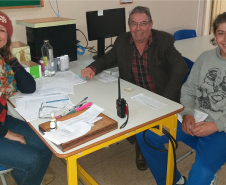 Pais, mães, responsáveis, direção, equipe pedagógica, professores e os próprios estudantes são responsáveis pelo acompanhamento escolar durante o ano letivo. 