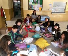 Os estudantes dos 1° anos do Ensino Médio acabaram de montar uma exposição de “Toy Art” (brinquedos de arte) no Colégio Estadual Amâncio Moro (CEP-Amâncio). Eles concluíram a fabricação de quase 100 bonecos.