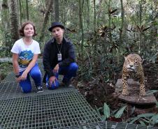 Para se aproximar da fauna e flora brasileira, um grupo de estudantes e professores do Colégio Estadual do Paraná (CEP) visitou, na quarta-feira (12), o Museu de História Natural localizado no bairro Capão da Imbuia, em Curitiba.