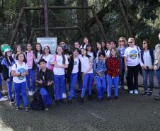 Para se aproximar da fauna e flora brasileira, um grupo de estudantes e professores do Colégio Estadual do Paraná (CEP) visitou, na quarta-feira (12), o Museu de História Natural localizado no bairro Capão da Imbuia, em Curitiba.