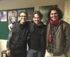 O visitante foi recebido pelos professores Jonas Nascimento e Carlos Lopes, que também são músicos e instrumentistas.