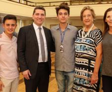 No dia 05 de dezembro de 2018 ocorreu, no Salão Nobre do Colégio Estadual do Paraná, a posse da nova diretoria do GECEP – Grêmio Estudantil do Colégio Estadual do Paraná, escolhida pelo voto dos estudantes para a representatividade dos mesmos durante o Ano Letivo de 2019.