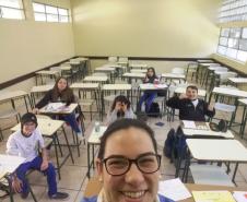 Com brincadeiras e atividades lúdicas, as Aulas de Assistência de Língua Espanhola Moderna (LEM) estão bem mais divertidas no Colégio Estadual do Paraná (CEP).