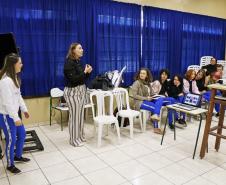 Os estudantes do 3° ano do Curso de Técnico em Teatro participaram, na quarta-feira (7), de uma atividade especial que busca promover mais educação inclusiva no Colégio Estadual do Paraná (CEP). 