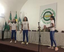 As estudantes do Colégio Estadual do Paraná (CEP) encantaram 35 poetas que estavam presentes no evento solene de declamações, organizado no Centro de Letras do Paraná (CLP) na última sexta-feira (27). As declamações foram feitas pelas alunas: Alana Cristina Santos (9°B); Rafaela de Lima (9°B); Camila de Oliveira (9°B); Júlia Medeiros (9°B); Júlia Nascimento (9°B); Giulia Sabino (9°B); Isabelle da Silva (8°C); e Martina Gabriella Krieger (2°TT). 