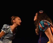 O elenco é formado por 20 estudantes do Modulado Grutinha, ofertado na Escolinha de Arte do CEP. São atores e atrizes que se preparam para mostrar mais essa história criativa aos estudantes das escolas Municipais e, no Festival de Teatro de Pinhais, ao público de uma escola do município metropolitano de Piraquara. Além dessas, outras apresentações serão programadas ainda para este semestre.