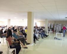 Conforme previsto no Calendário Escolar de 2019, o sábado (26) foi reservado para realização de mais uma etapa de Estudo e Planejamento com o corpo docente e funcionários do Colégio Estadual do Paraná (CEP). Eles se reuniram com as equipes de gestão e pedagógica do Colégio, para discutir ações que envolvem projetos e processos em curso e as ações para 2020.