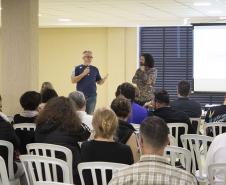 Conforme previsto no Calendário Escolar de 2019, o sábado (26) foi reservado para realização de mais uma etapa de Estudo e Planejamento com o corpo docente e funcionários do Colégio Estadual do Paraná (CEP). Eles se reuniram com as equipes de gestão e pedagógica do Colégio, para discutir ações que envolvem projetos e processos em curso e as ações para 2020.