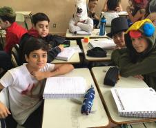 Em algumas unidades de atendimento do Colégio Estadual do Paraná (CEP), os estudantes fantasiados comemoraram o “Dia das Bruxas” na tradicional festa do Halloween, celebrada em diversos países nesta quinta-feira (31).