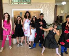 Em algumas unidades de atendimento do Colégio Estadual do Paraná (CEP), os estudantes fantasiados comemoraram o “Dia das Bruxas” na tradicional festa do Halloween, celebrada em diversos países nesta quinta-feira (31). 
