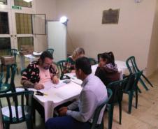 Pais, mães e responsáveis formaram uma longa fila em frente ao Colégio Estadual do Paraná (CEP) nesta segunda-feira (4), no primeiro dia de inscrições ao Processo Classificatório para ingresso de novas turmas no 1° ano do Ensino Médio Regular, no ano letivo de 2020. A grande procura superou as expectativas da equipe de gestão Colégio, que iniciou o atendimento por volta das 15h, e só finalizou após a realização da última inscrição por volta das 1h36, já na madrugada de terça-feira (5).