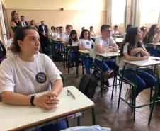 Os estudantes do Colégio Estadual do Paraná (CEP), matriculados nos últimos anos dos cursos do Ensino Médio, Médio Integrado e da Educação Profissional, foram selecionados para participarem do concurso de redação que terá como tema: “A Corrupção, seus reflexos comportamentais e impactos na sociedade”