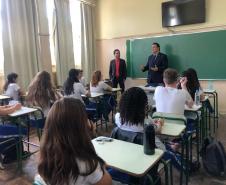 Os estudantes do Colégio Estadual do Paraná (CEP), matriculados nos últimos anos dos cursos do Ensino Médio, Médio Integrado e da Educação Profissional, foram selecionados para participarem do concurso de redação que terá como tema: “A Corrupção, seus reflexos comportamentais e impactos na sociedade”