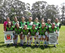 O CEP participa das finais do Bom de Bola pelos Jogos Escolares do Paraná (JEPS) 2019, com as atletas do Futebol de Campo nas categorias sub-14 e sub-20. Elas vão representar o Colégio e a capital paranaense no campeonato que começa nesta terça-feira (12), em Campo Mourão, na Região Noroeste do Estado, com eventos esportivos até o próximo domingo (17). No comando das equipes do CEP está a professora Danyelle Quadros.