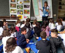 Com objetivos de tornar o paisagismo da escola ainda mais bonito e, principalmente, preservar a vida das abelhas, consideradas os mais importantes agentes polinizadores do meio ambiente, na última sexta-feira (8) foi inaugurado o “Jardim da Vida” no Colégio Estadual Tiradentes (CEP-Tiradentes).