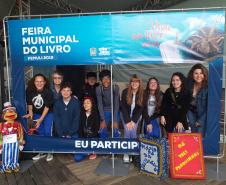 Os estudantes Samuel Prado dos Santos e Michele Carvalho de Souza, autores na produção literária da primeira Revista do CEP em Quadrinhos, estiveram na 24a edição da Feira Municipal do Livro (Femuli), realizada em São José dos Pinhais na Região Metropolitana de Curitiba. Na última sexta-feira (8), eles foram ao evento para falar com os espectadores e visitantes da feira sobre suas experiências no processo de desenvolvimento do roteiro e das ilustrações incluídas na obra em HQ