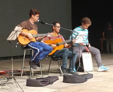 As reuniões foram promovidas com os pais e responsáveis estudantes das turmas atendidas no CEP-CEP, na sexta-feira (8), no CEP-Amâncio, na segunda-feira (11); e CEP-Tirandentes, na terça-feira (12). Todos os encontros foram realizados no Teatro Guaíra, em Curitiba, onde os presentes também assistiram às apresentações musicais feitas pelos estudantes.