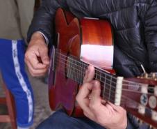 O grupo musical da Escolinha de Arte e a banda convidada do Grêmio Estudantil do Colégio Estadual do Paraná (GECEP) estão colecionando elogios, arrancando aplausos e conquistando à plateia presente nos eventos da programação que comemora, neste ano, o aniversário do CEP. 