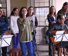 O grupo musical da Escolinha de Arte e a banda convidada do Grêmio Estudantil do Colégio Estadual do Paraná (GECEP) estão colecionando elogios, arrancando aplausos e conquistando à plateia presente nos eventos da programação que comemora, neste ano, o aniversário do CEP. 