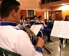 Apresentação da banda Sinfônica Bento Mossurunga no Instituto de Educação do Paraná