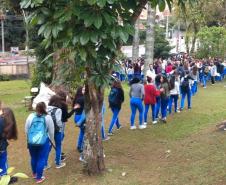 O Plano de Abandono Escolar foi colocado em prática, nesta quinta-feira (27), em todos os períodos, nas unidades de atendimento aos estudantes do Colégio Estadual do Paraná (CEP). 