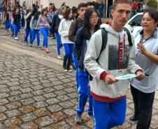 O Plano de Abandono Escolar foi colocado em prática, nesta quinta-feira (27), em todos os períodos, nas unidades de atendimento aos estudantes do Colégio Estadual do Paraná (CEP). 