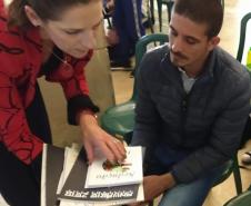 No último evento da programação do aniversário do Colégio Estadual do Paraná (CEP), realizado na tarde desta sexta-feira (29) no CEP-CEP, estudantes, professores, funcionários e convidados comemoraram também os 69 anos do prédio histórico, fundado em 29 de março de 1950.