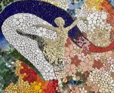 No Colégio Estadual do Paraná, a técnica é ensinada no Modulado de Mosaico da Escolinha de Arte, onde os alunos, com idade a partir dos 10 anos, participam das atividades que resultam na criação de quadros artísticos, trabalhos abstratos, utilitários, peças decorativas e outros itens.
