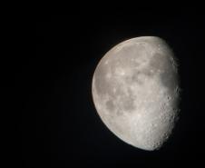 Lua na fase em Quarto Crescente