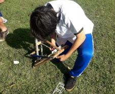 Estudantes do Colégio Estadual do Paraná (CEP) passaram a tarde desta segunda-feira (15) no Parque São José dos Pinhais, na Região Metropolitana de Curitiba, onde realizaram testes experimentais com os foguetes desenvolvidos nas aulas de Ciência Espacial. 
