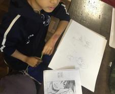 “É um momento de descontração, que realizo como se fosse uma brincadeira”, afirmou o estudante estudante Diogo Cordeiro da Silva, 13 anos, que já demonstra ter um futuro promissor como desenhista.