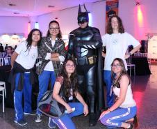 A Revista do CEP em Quadrinhos foi apresentada, na última sexta-feira (3), aos visitantes da 23a edição do Shinobi Spirit, evento que destacou a cultura pop de nerd, geek, otaku, kpopper e gamer. Em um estande montado no evento, cerca de 30 estudantes do Colégio mostraram o conteúdo da revista e contaram aos interessados como se deu o processo de criação e execução do material literário.