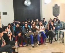 Nesta etapa, participaram as bailarinas Claudia Fantin (cadeirante), Marina Prado, Alessandra Langue e Ana Paula Luz. Os assuntos abordados se relacionam com o tema do evento: O que a gente se acostuma...”
