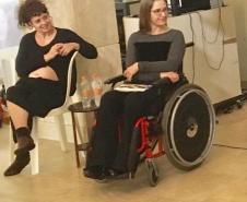 Nesta etapa, participaram as bailarinas Claudia Fantin (cadeirante), Marina Prado, Alessandra Langue e Ana Paula Luz. Os assuntos abordados se relacionam com o tema do evento: O que a gente se acostuma...”

