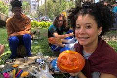 Nas aulas de Inglês, estudantes se preparam para a festa do Halloween