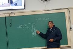 Torreal ministra palestra na sala de aula