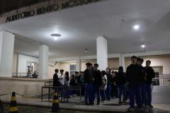 Estudantes do ensino médio noturno no Guairinha