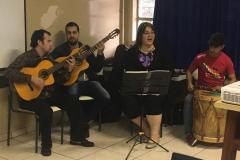 Os estudantes do Colégio Estadual do Paraná (CEP) participaram, na segunda-feira (20), de uma atividade intercultural que contou com a participação da cantora e folclorista argentina Karina Valdez, acompanhada por músicos também argentinos.