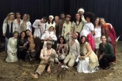 Os estudantes do 3° ano do Curso Técnico em Teatro do Colégio Estadual do Paraná (CEP) subiram no palco do Teatro Leon Jacques, nesta terça-feira (2), para mostrar o espetáculo “Os Cegos”, com direção de Tina de Souza. A montagem consiste em prova pública para os atores e atrizes que participam desta última etapa necessária para a formação integral e conclusão do curso técnico profissional.